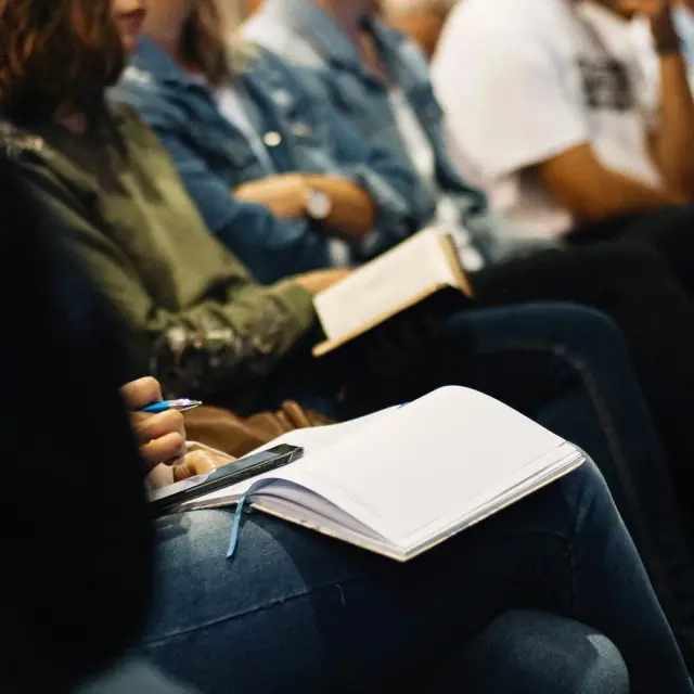 EFT studenten maken aantekeningen